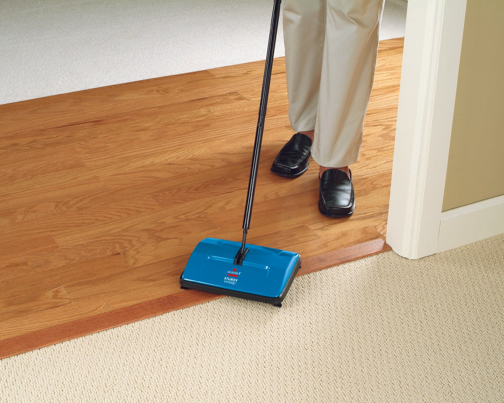 BISSELL 2402N Sturdy Sweep - Rolveger