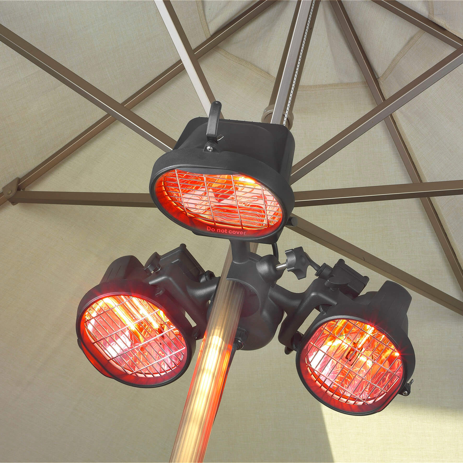 Eurom Parasol heater 1500 - Deze terrasverwarmer is in elke parasol op te hangen en verwarmt zo heerlijk het hele terras